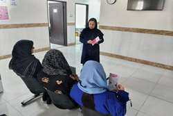 ارائه آموزش‌های مربوط به سرطان پستان در کلینیک شهدای سلامت